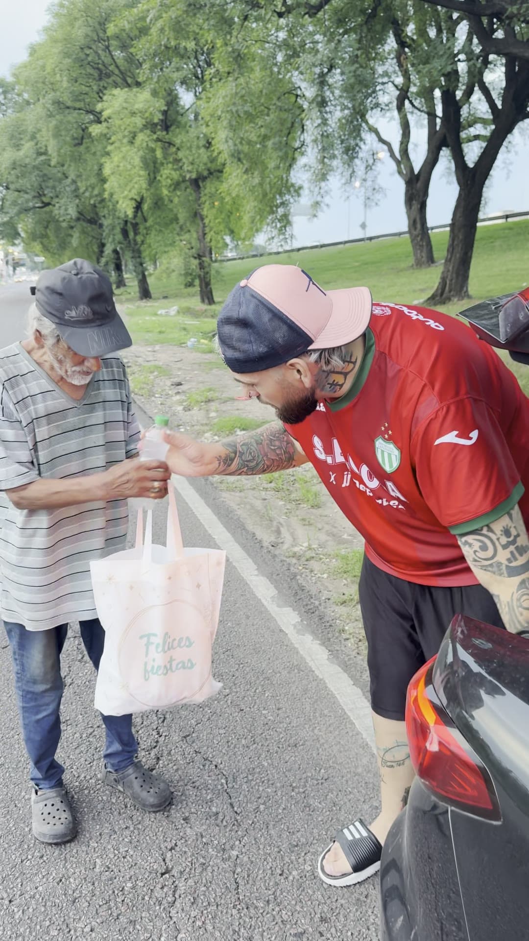 Entrega de cenas navideñas a personas en situación de calle