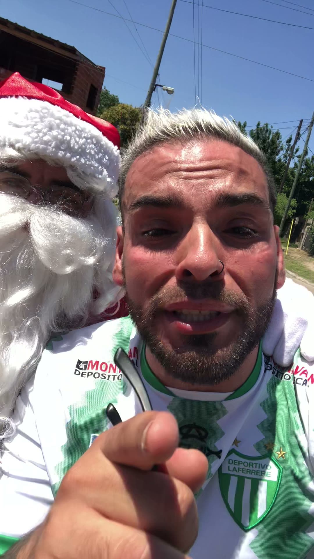 Papá Noel visitando el merendero para la Navidad